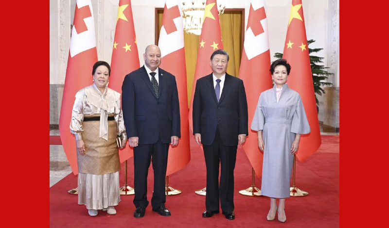 习近平会见汤加国王图普六世