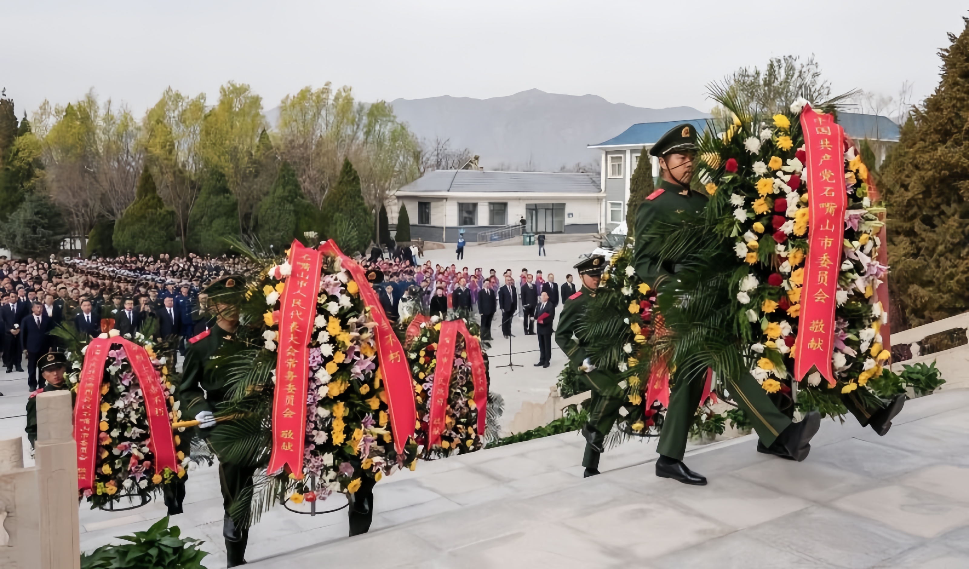 全区“追寻·2026·清明祭英烈”主题活动在石嘴山市举办